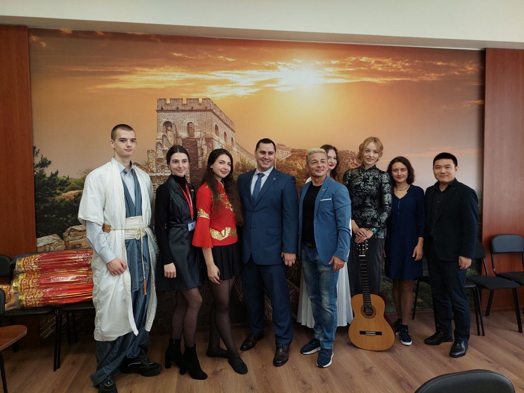 УРОЧИСТОСТІ З НАГОДИ МІЖНАРОДНОГО ДНЯ ІНСТИТУТІВ КОНФУЦІЯ